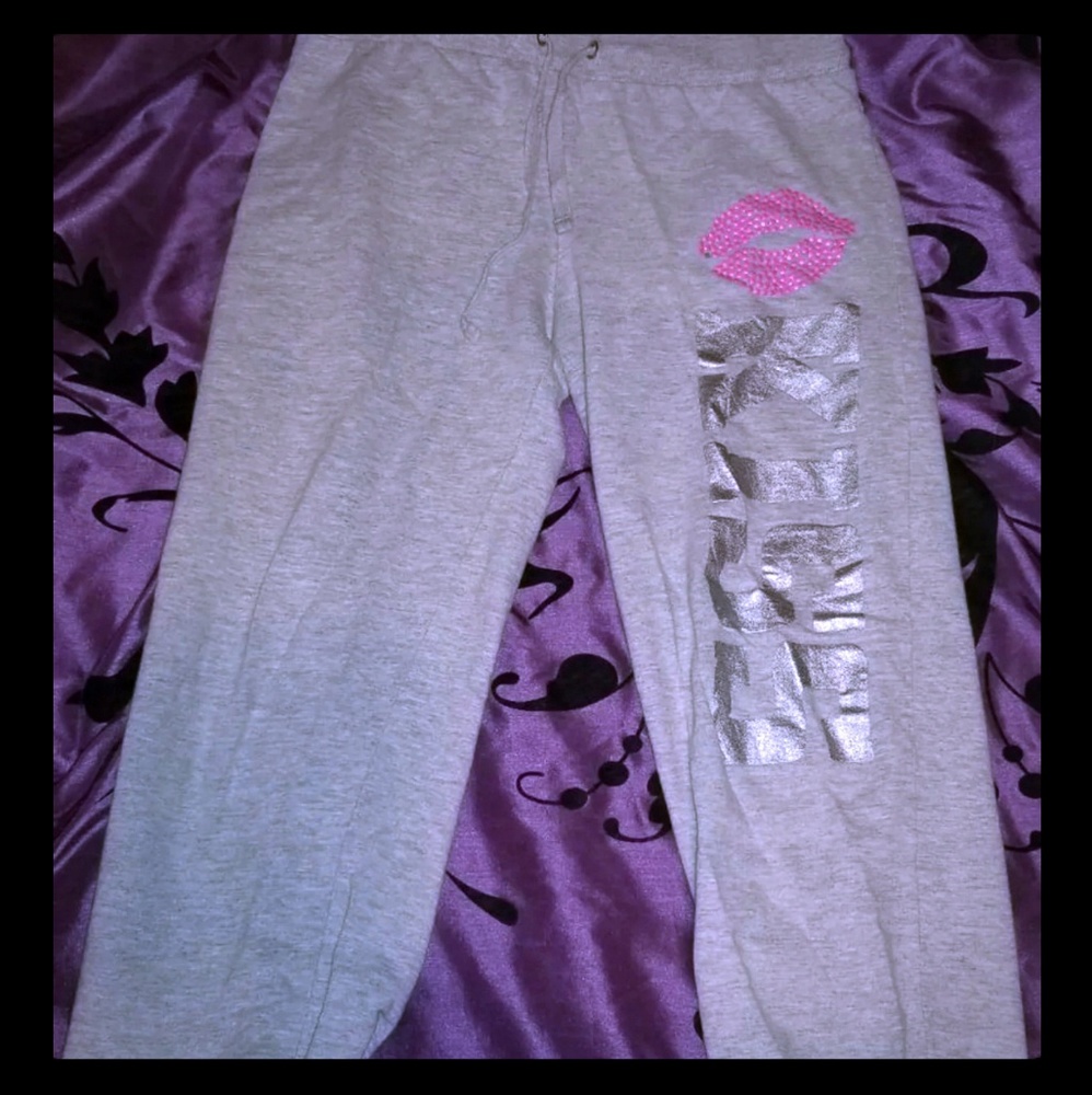 Comfy gray sweatpant capris